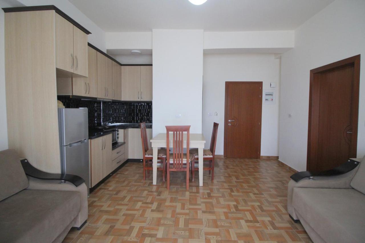 Doka Center Apartments Sarandë エクステリア 写真