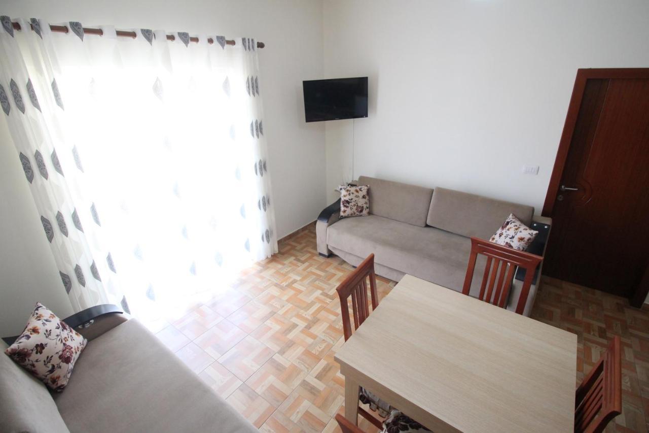 Doka Center Apartments Sarandë エクステリア 写真