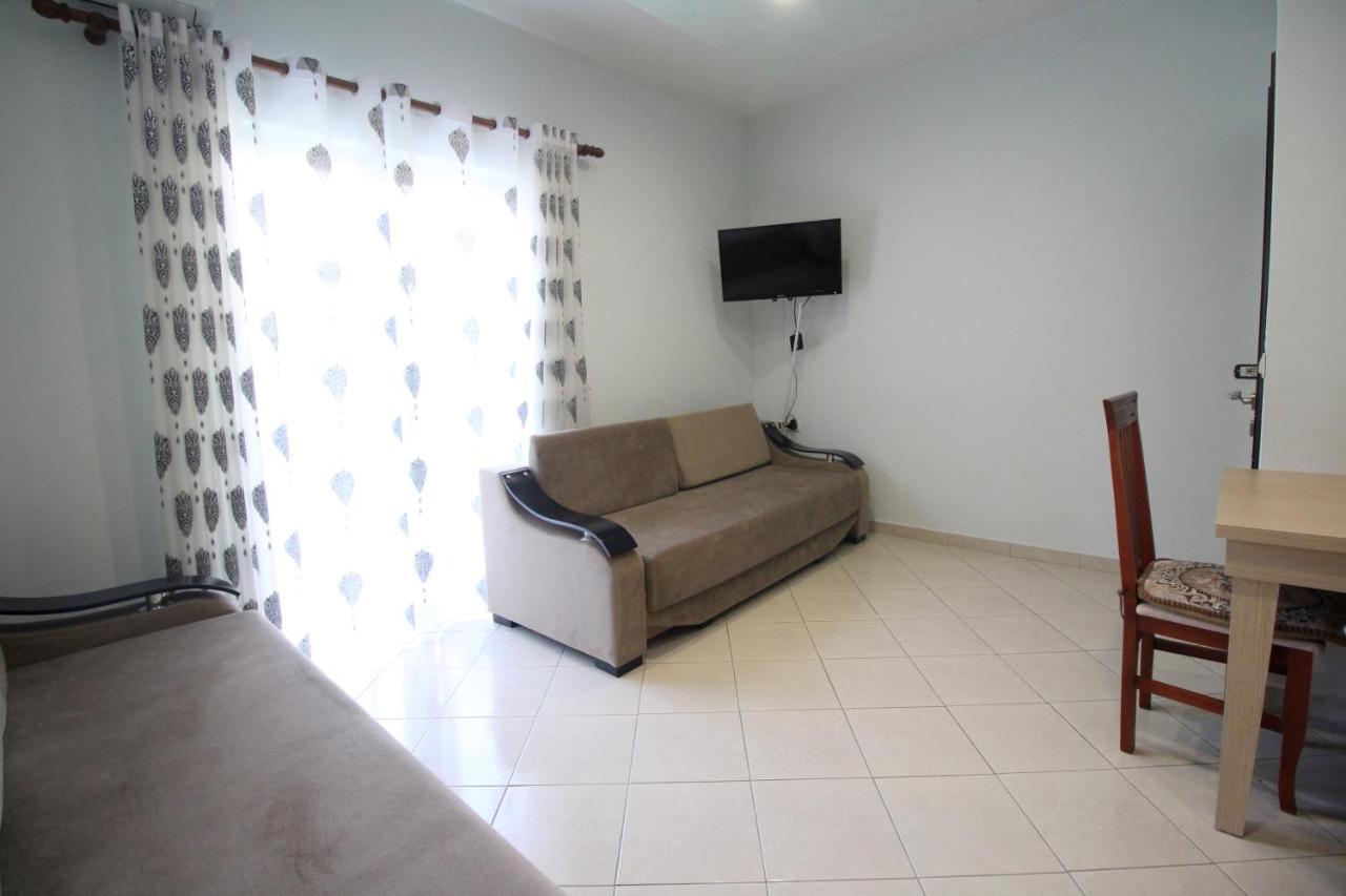Doka Center Apartments Sarandë エクステリア 写真