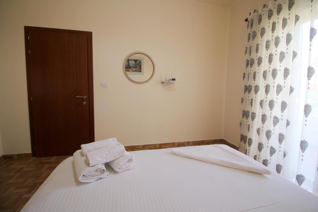 Doka Center Apartments Sarandë エクステリア 写真