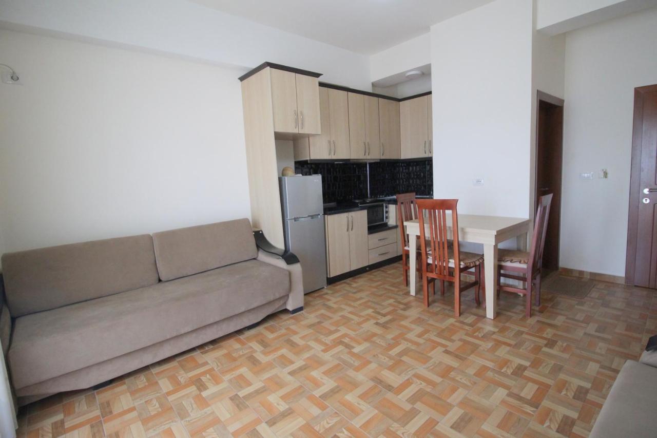 Doka Center Apartments Sarandë エクステリア 写真