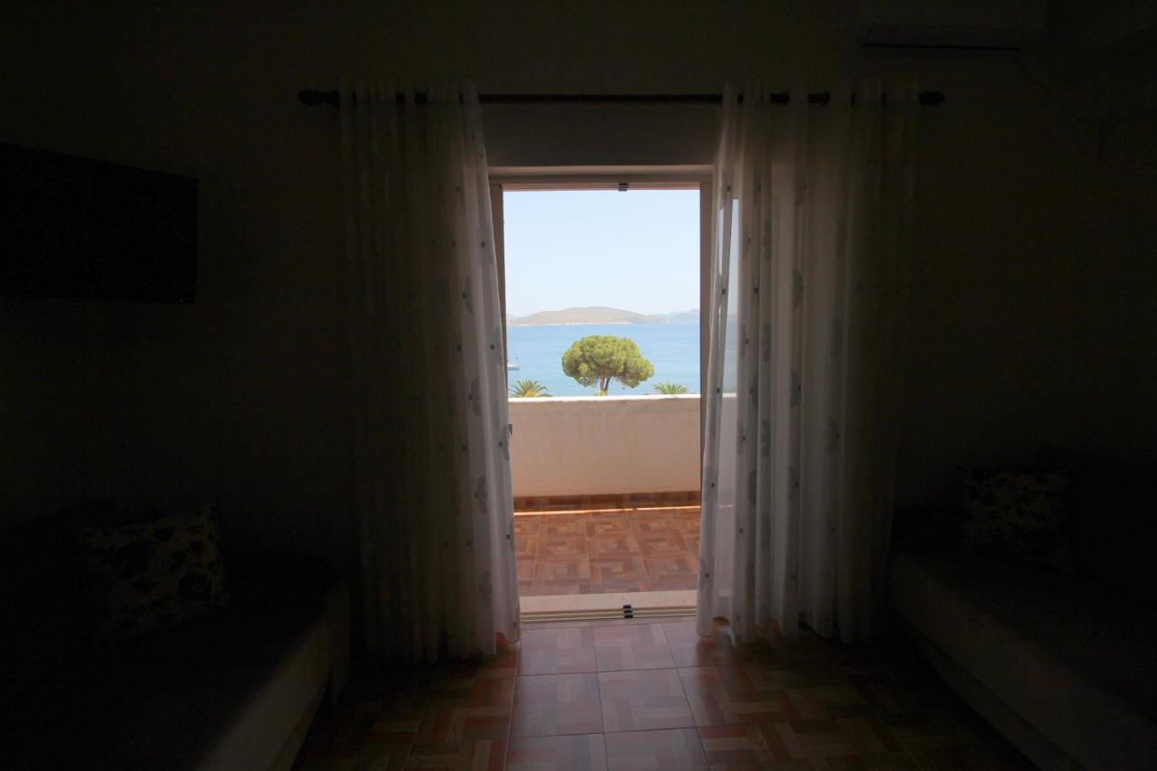 Doka Center Apartments Sarandë エクステリア 写真