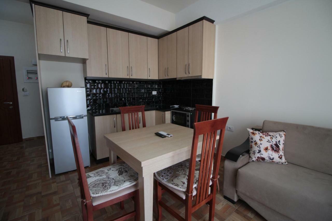 Doka Center Apartments Sarandë エクステリア 写真
