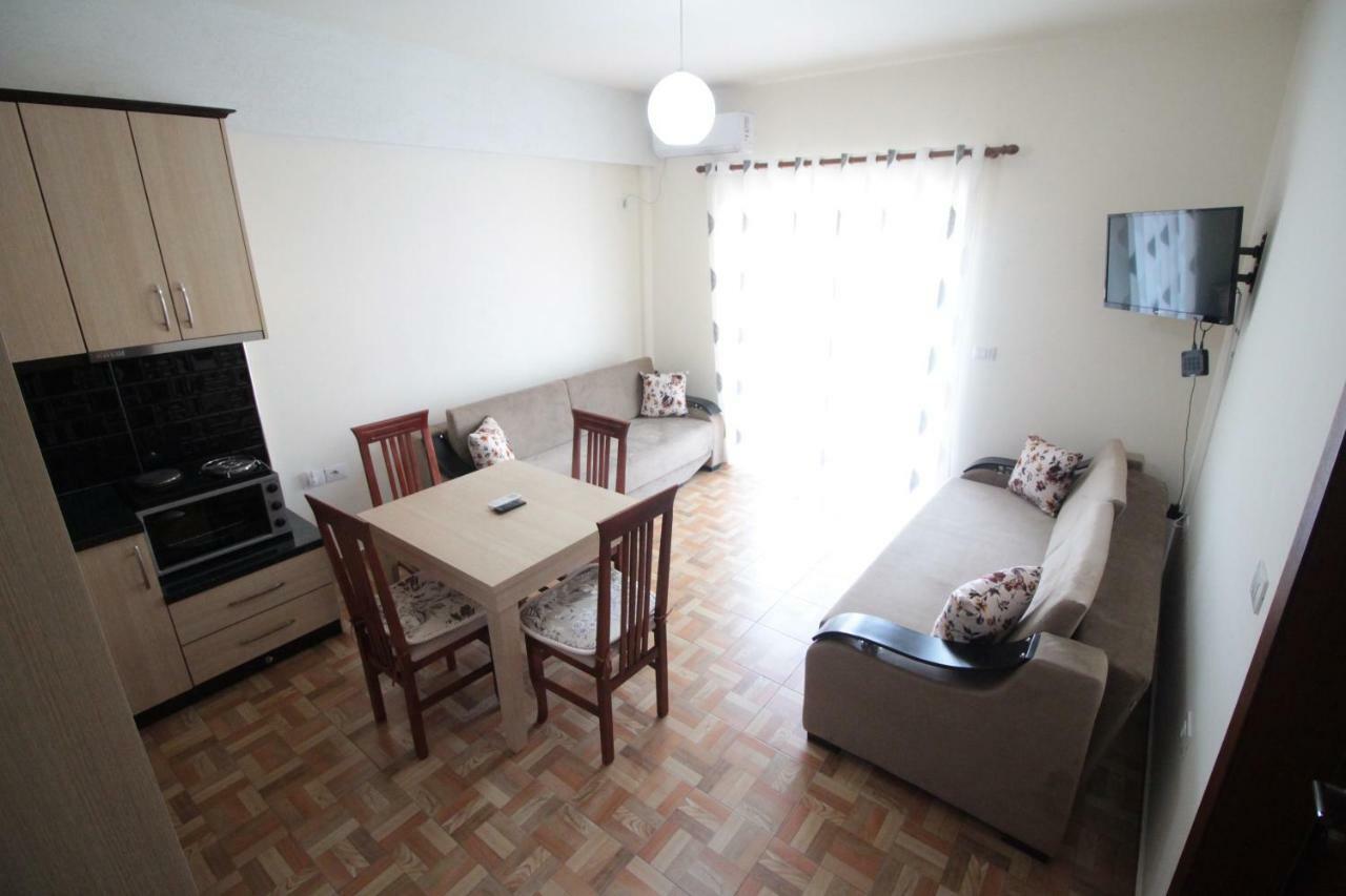 Doka Center Apartments Sarandë エクステリア 写真