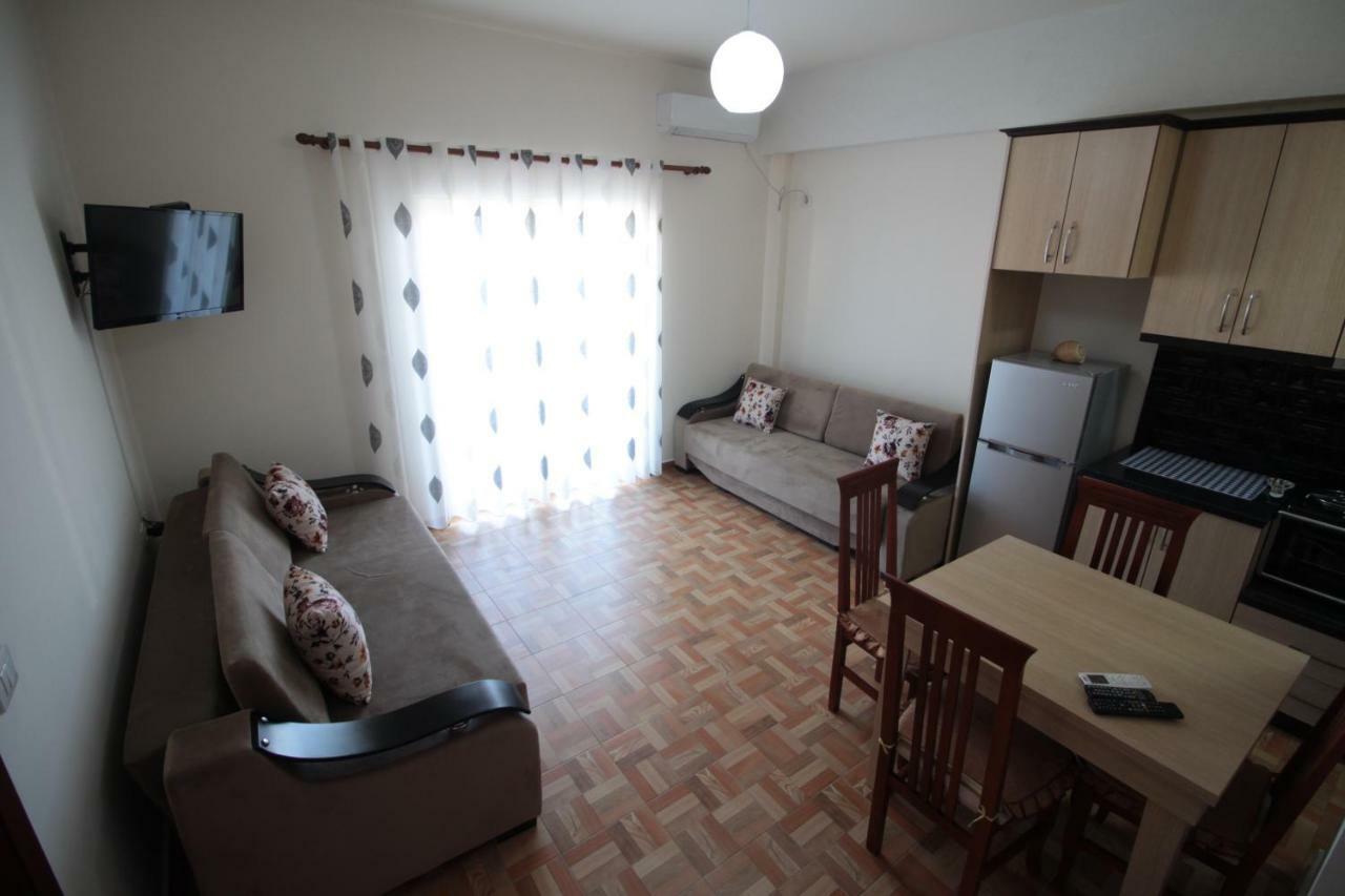 Doka Center Apartments Sarandë エクステリア 写真