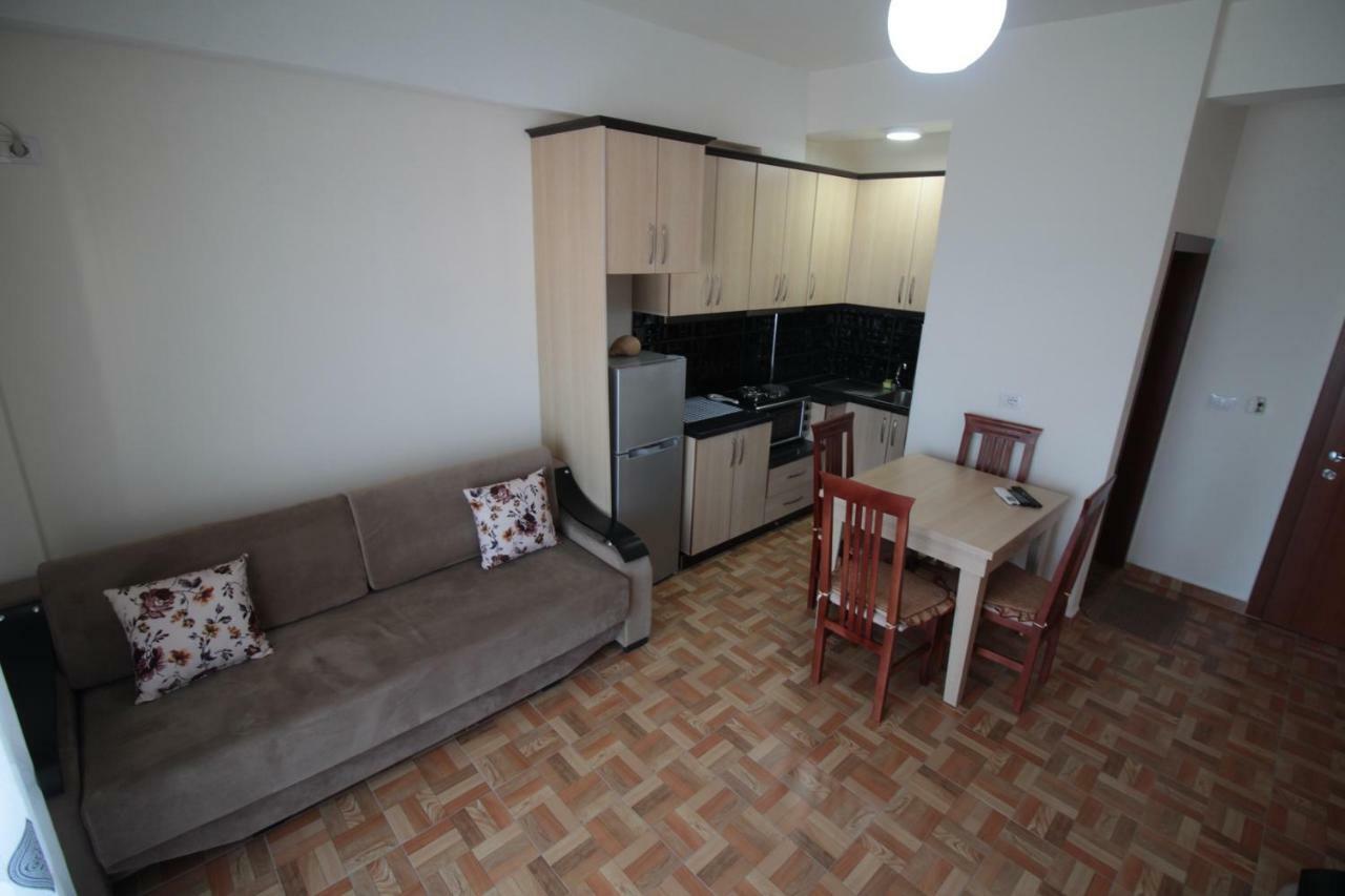 Doka Center Apartments Sarandë エクステリア 写真