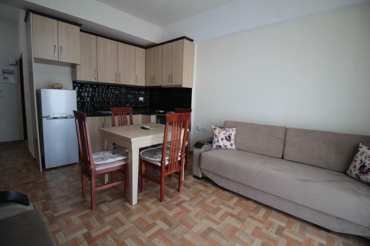 Doka Center Apartments Sarandë エクステリア 写真